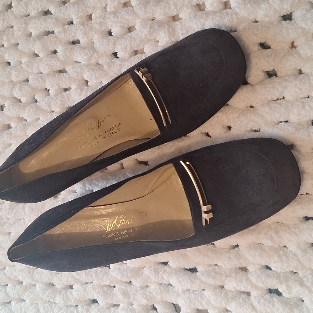 Beautiful Vintage Lord And Taylor Dark Blue Chunky Suede Heels